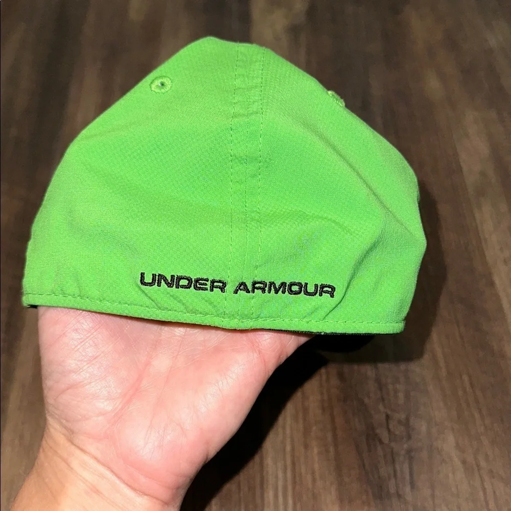Boys Under Armour Flex Fit‎ Hat size S/M
